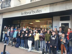 JEL 2026 1 Les jeunes du lycée de Moutiers à la librairie